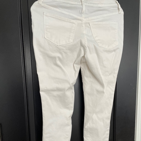 White jeans/ leggings NWT true size 4 - Picture 1 of 6